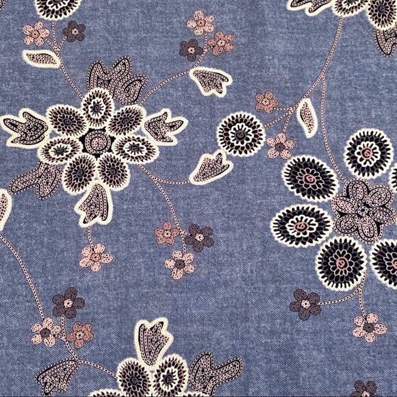 Paper Crane Top Blue Floral V-Neck Spaghetti Strap Top Size Small - Picture 10 of 11